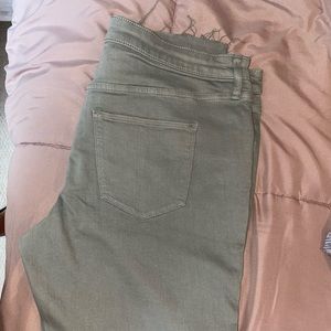 Universal thread mid rise skinny Jean size 16 regular